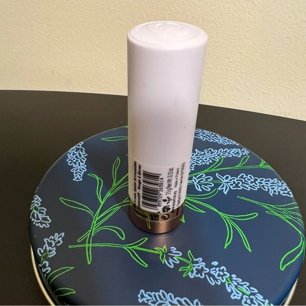 Essence Nude Lipstick #18 Irrestistable - Semi-Matte